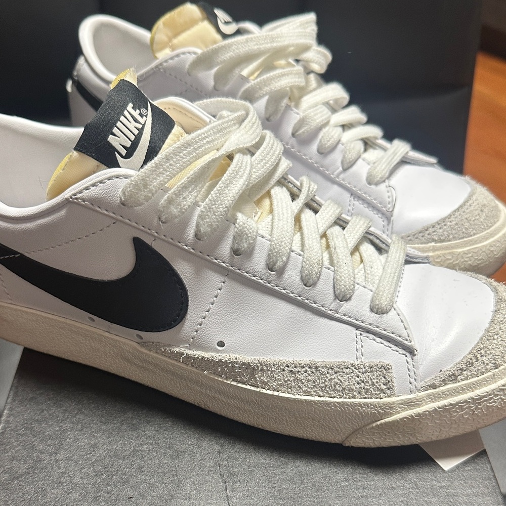 Nike White and Black Low-Top Sneakers